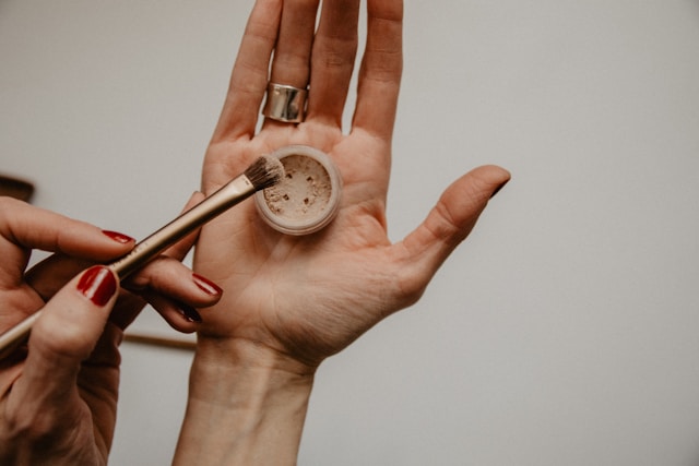 HOW TO COVER ECZEMA WITH MAKEUP