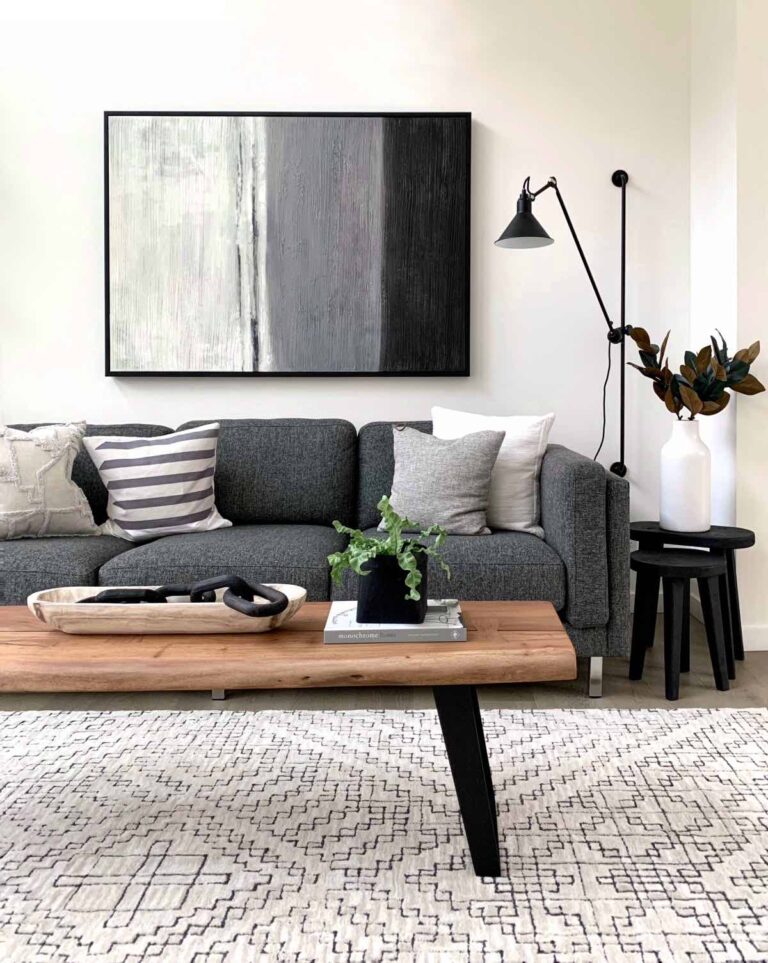 How to Make a Room Look Bigger: 4 easy Rules to Follow