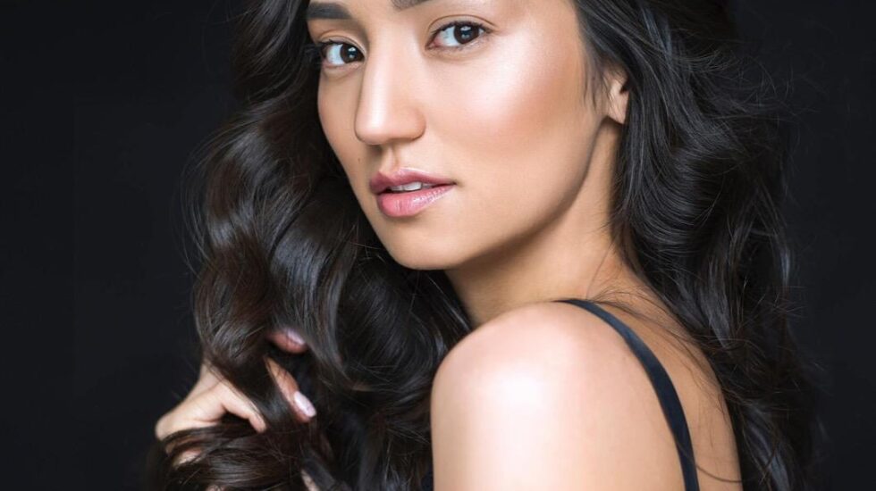 how to pull off black hair