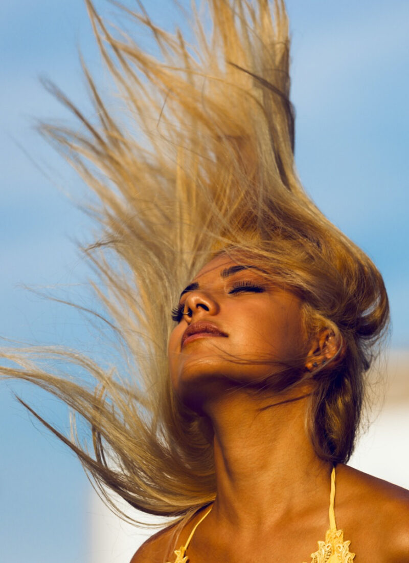 How to Stop Hair From Going Frizzy In Humidity