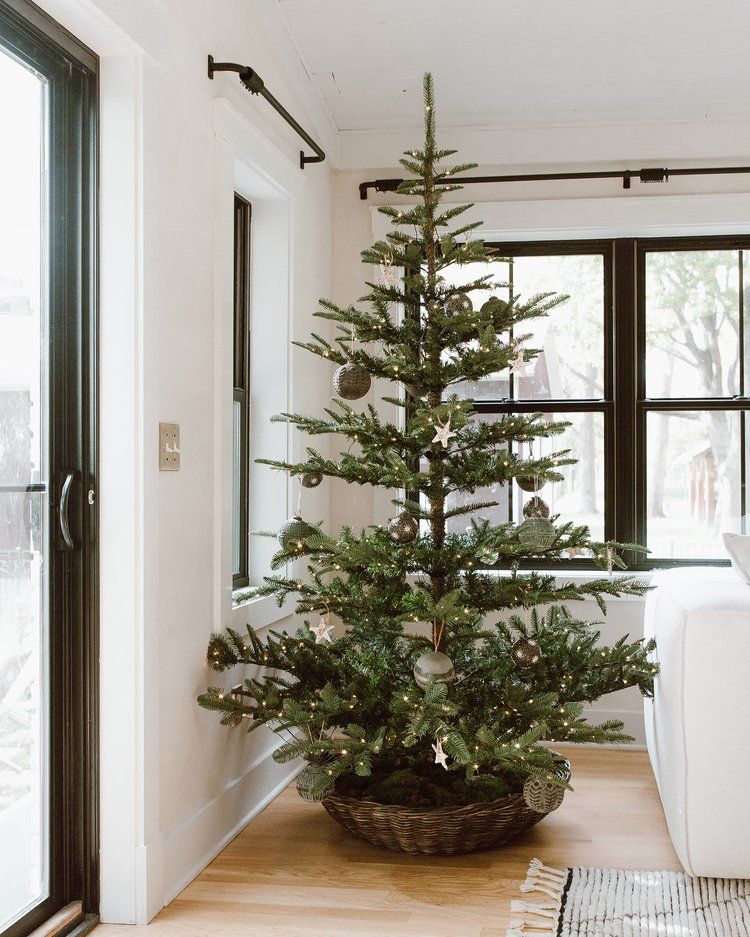 minimalist christmas tree decorating ideas