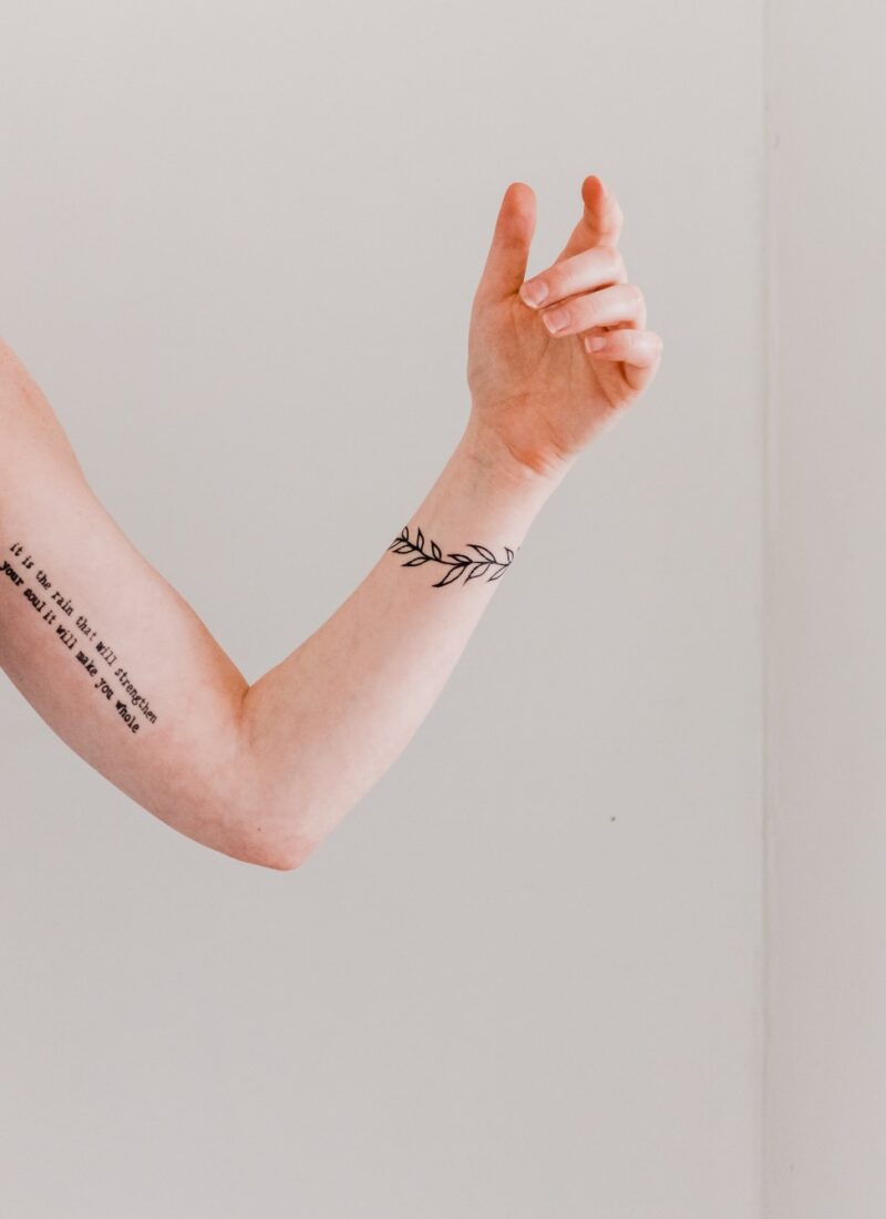 Minimalist Tattoo Ideas – 30+ Simplistic Tats That Are Insanely Cute