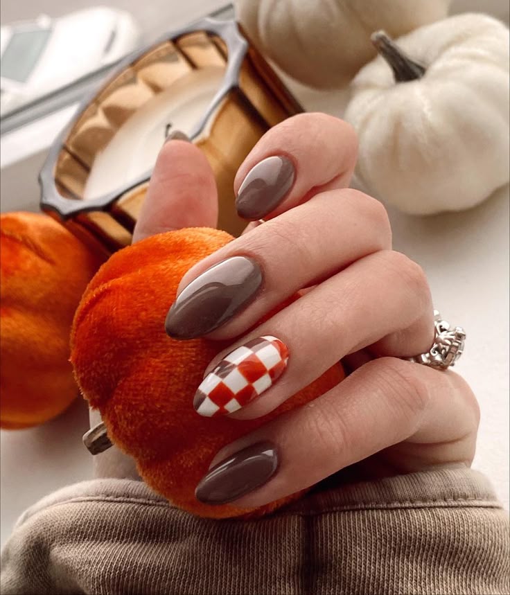 minimalist fall nail art