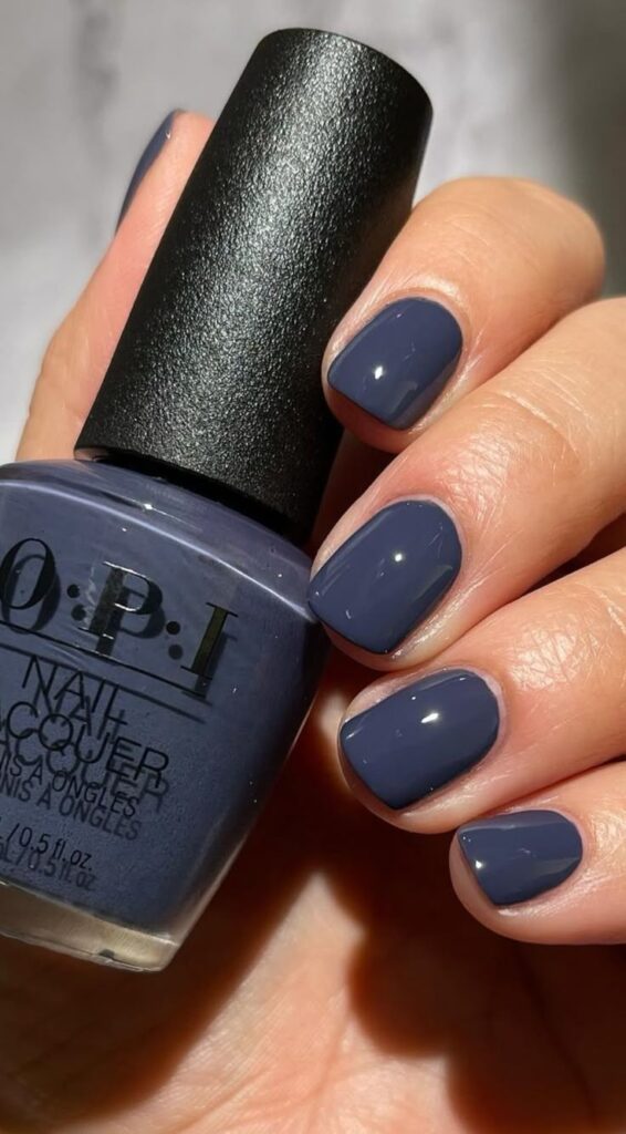 Short dark blue winter manicure