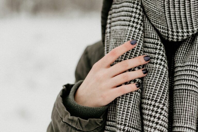 simple nails for winter