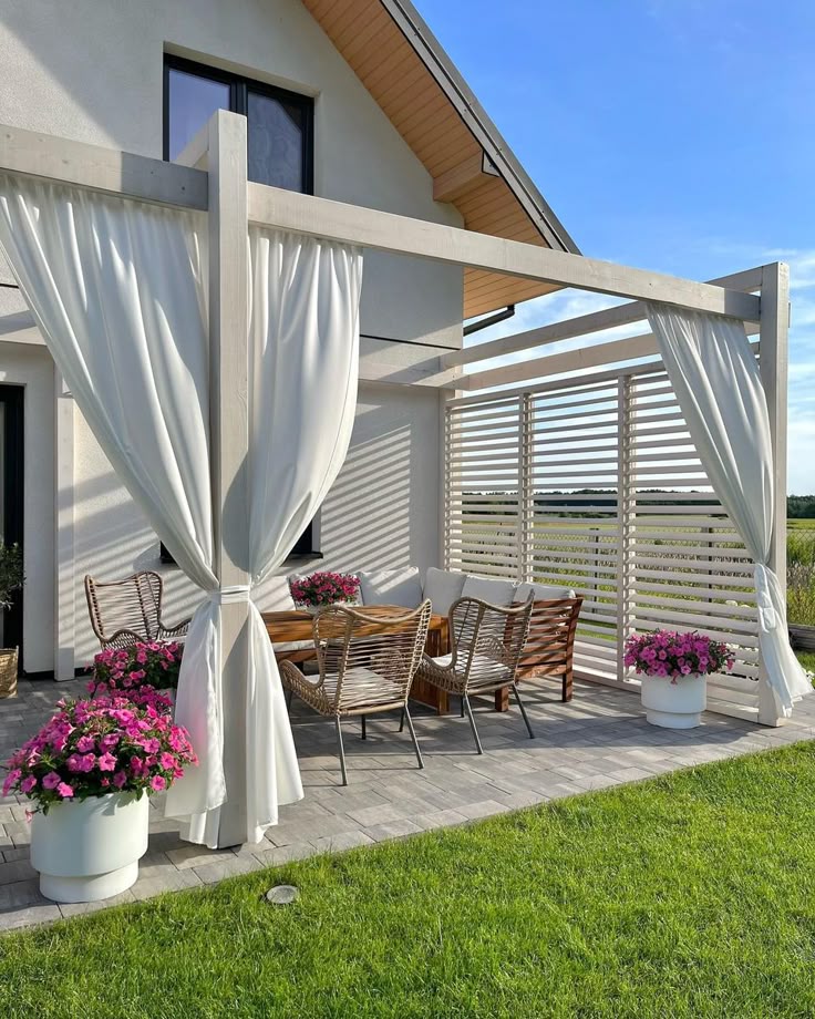 patio decorating ideas for privacy