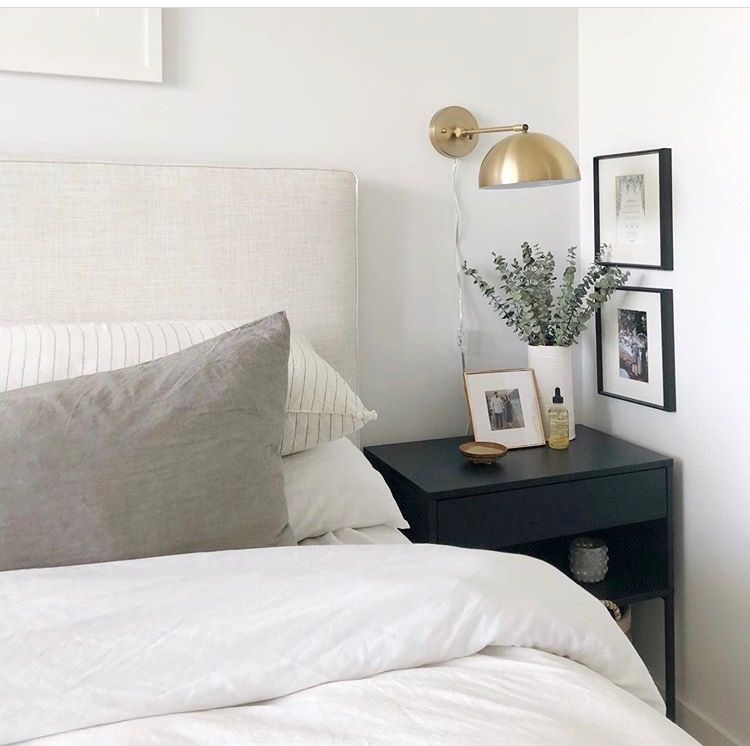 minimalist nightstand decor ideas