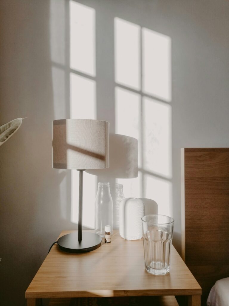 minimalist nightstand decor ideas