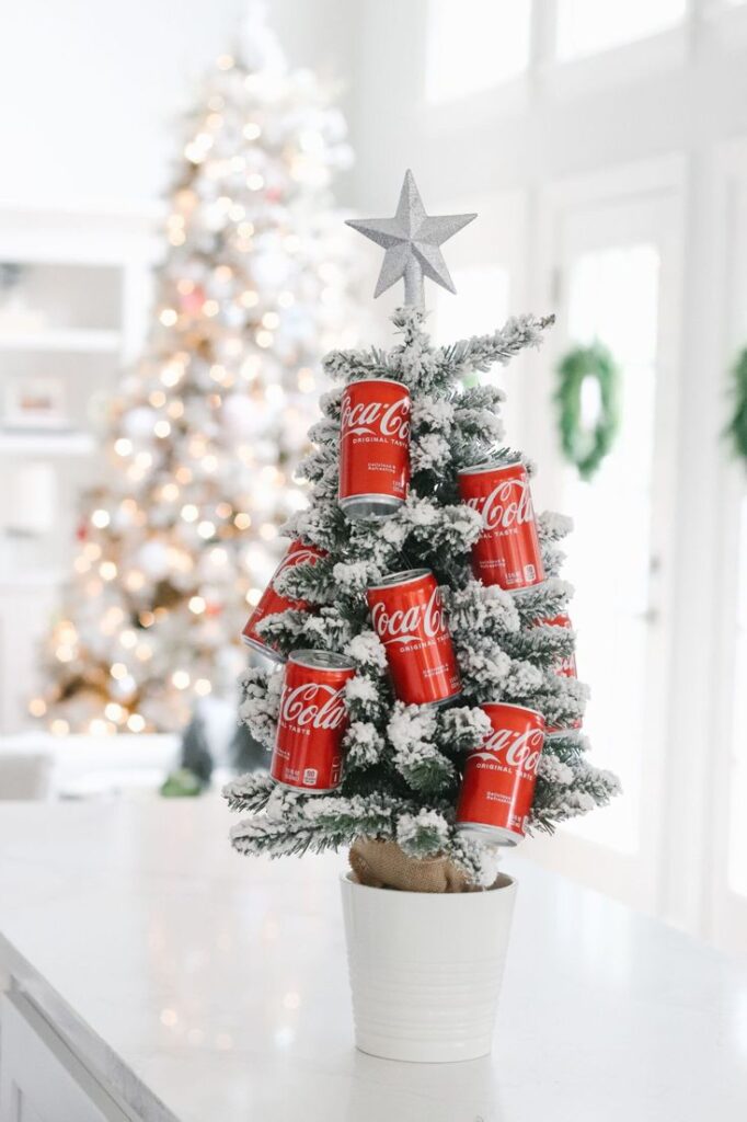 mini christmas tree themes
